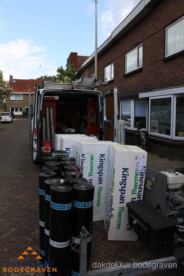 Levering van Kingspan isolatieplaten en bitumenrollen voor dakproject in Bodegraven Levering van Kingspan isolatieplaten en bitumenrollen voor dakproject in Bodegraven